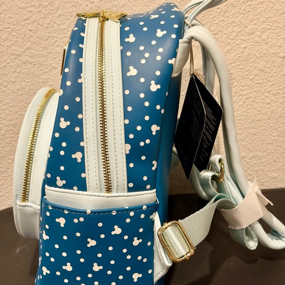 Loungefly Disney Mini Backpack Snowman Mickey & Minnie Mouse Snow Globe bag main image 5